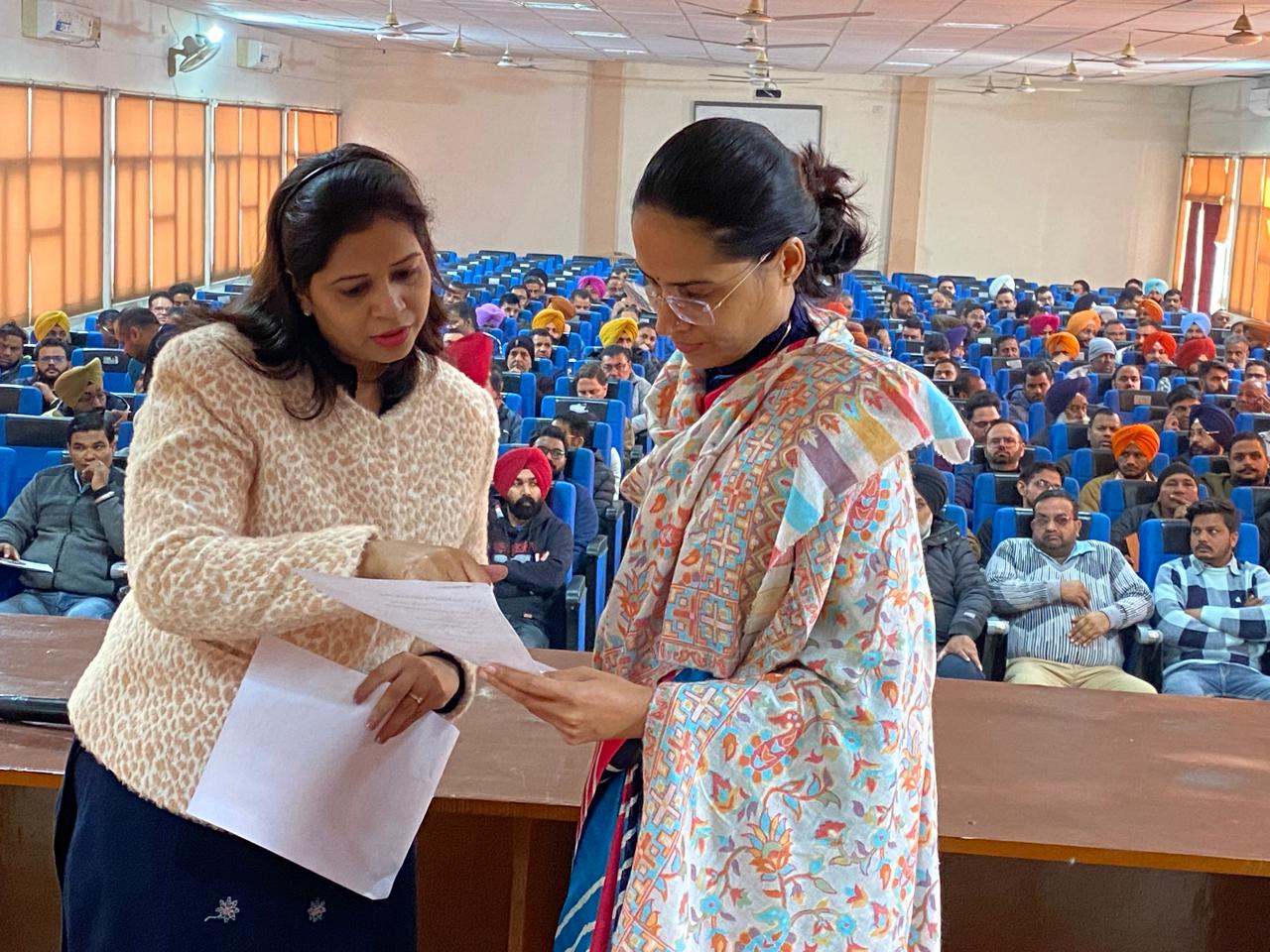 Deputy Commissioner inspected the second rehearsal of election staff for Municipal Corporation, Municipal Council and Nagar Panchayat elections